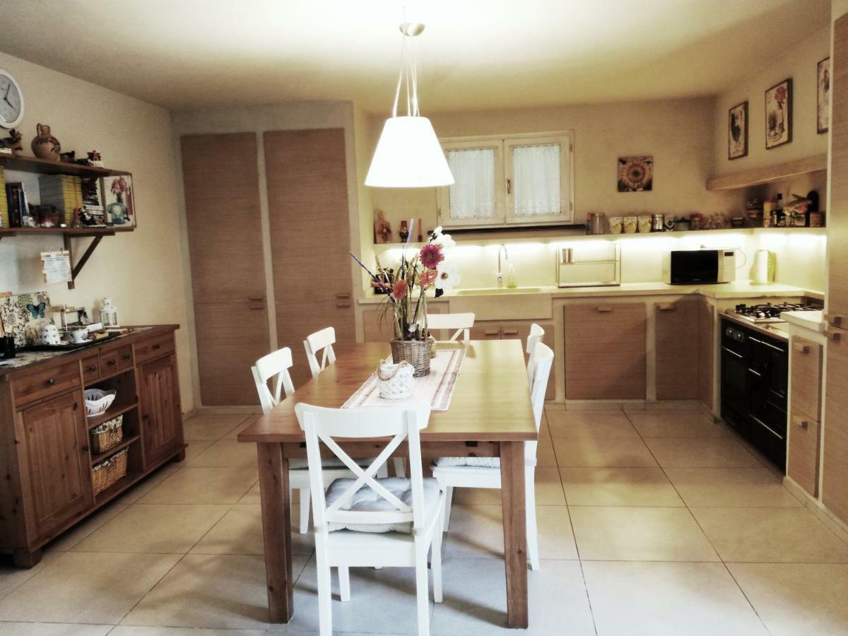 Il Glicine Di Lucca Apartment Bagian luar foto